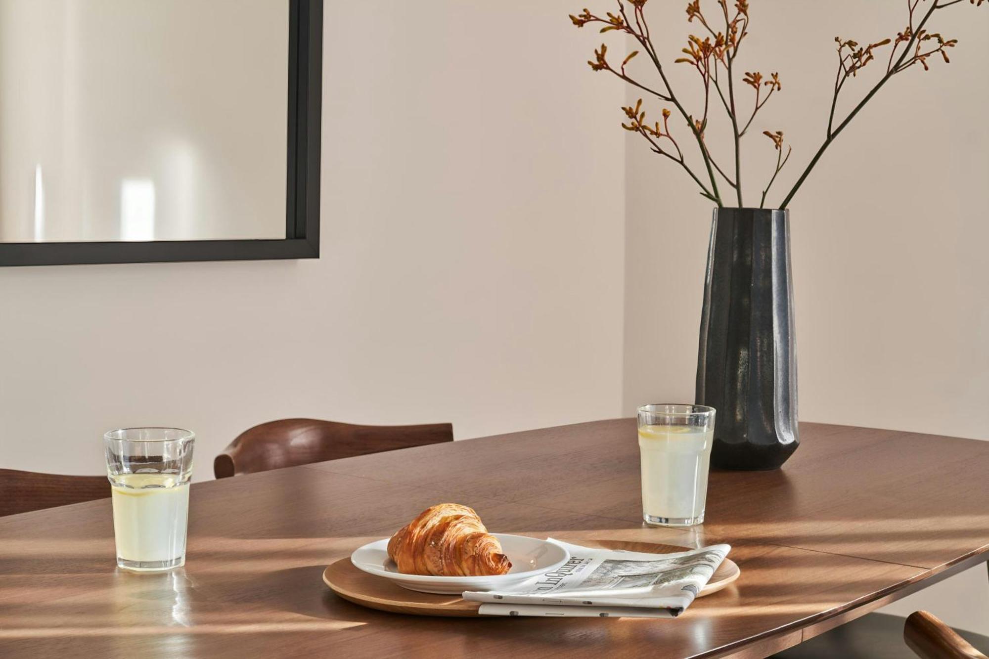Sonder By Marriott Bonvoy Britain Quay Grand Canal Square Aparthotel