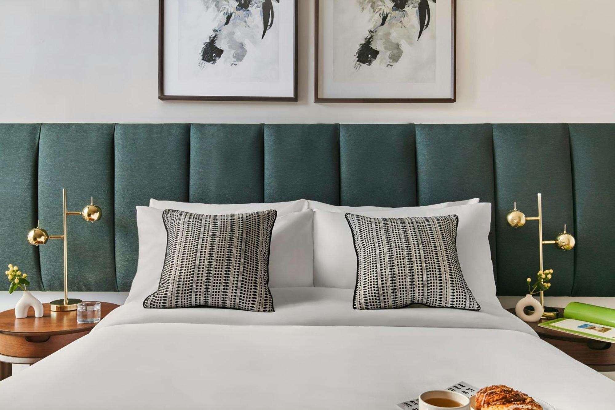Sonder By Marriott Bonvoy Britain Quay Grand Canal Square Aparthotel 4*